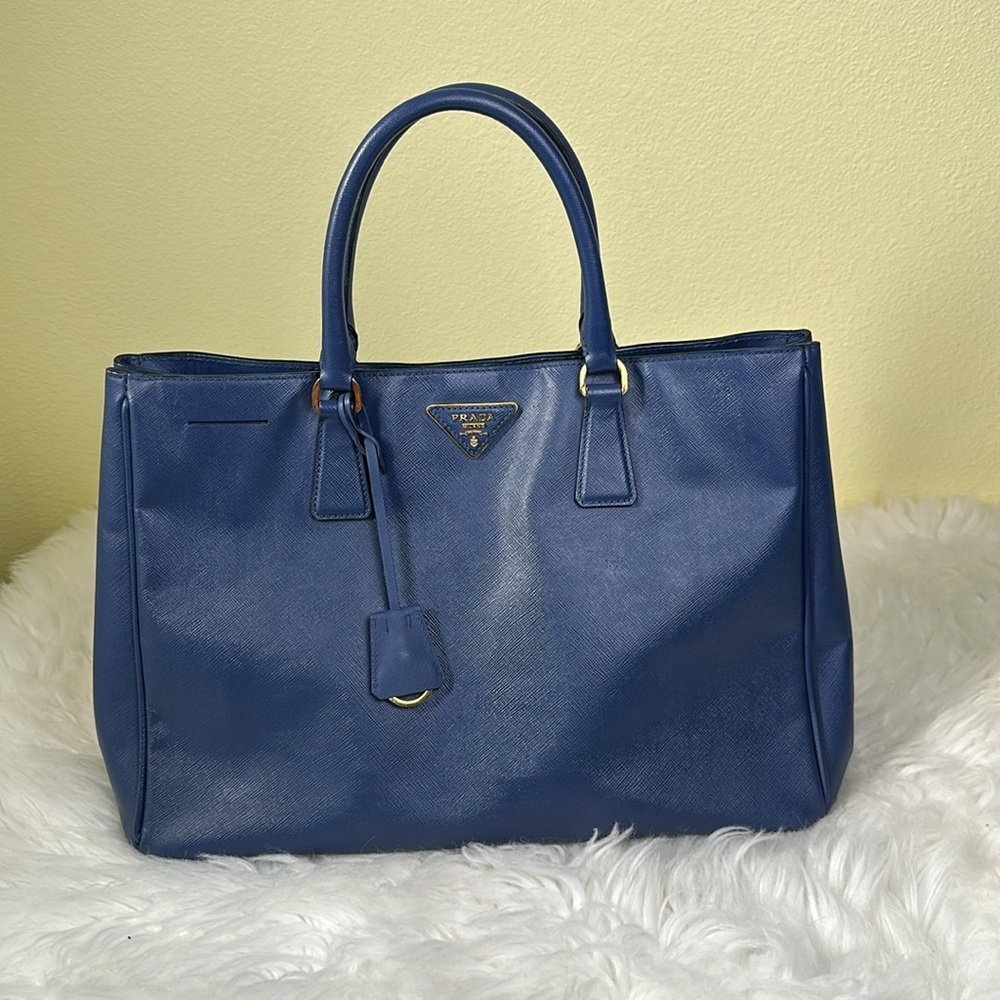 💯Authentic Prada Saffiano Lux Galleria Tote🍀 - Picture 13 of 17